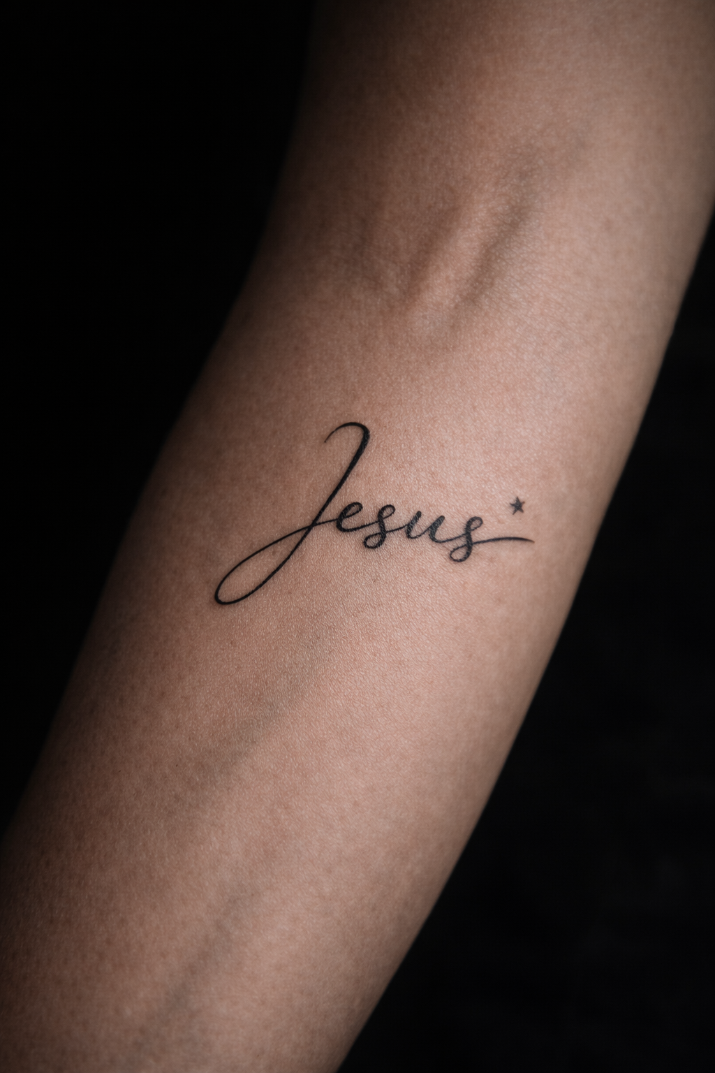 Tatuagem lettering Jesus